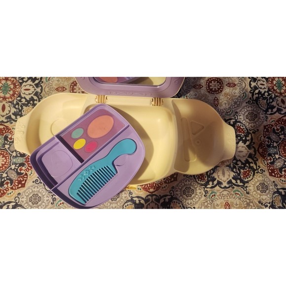 Vintage Fisher Price 1985 Dress Up Vanity Accessories - Incomplete - Picture 3 of 4